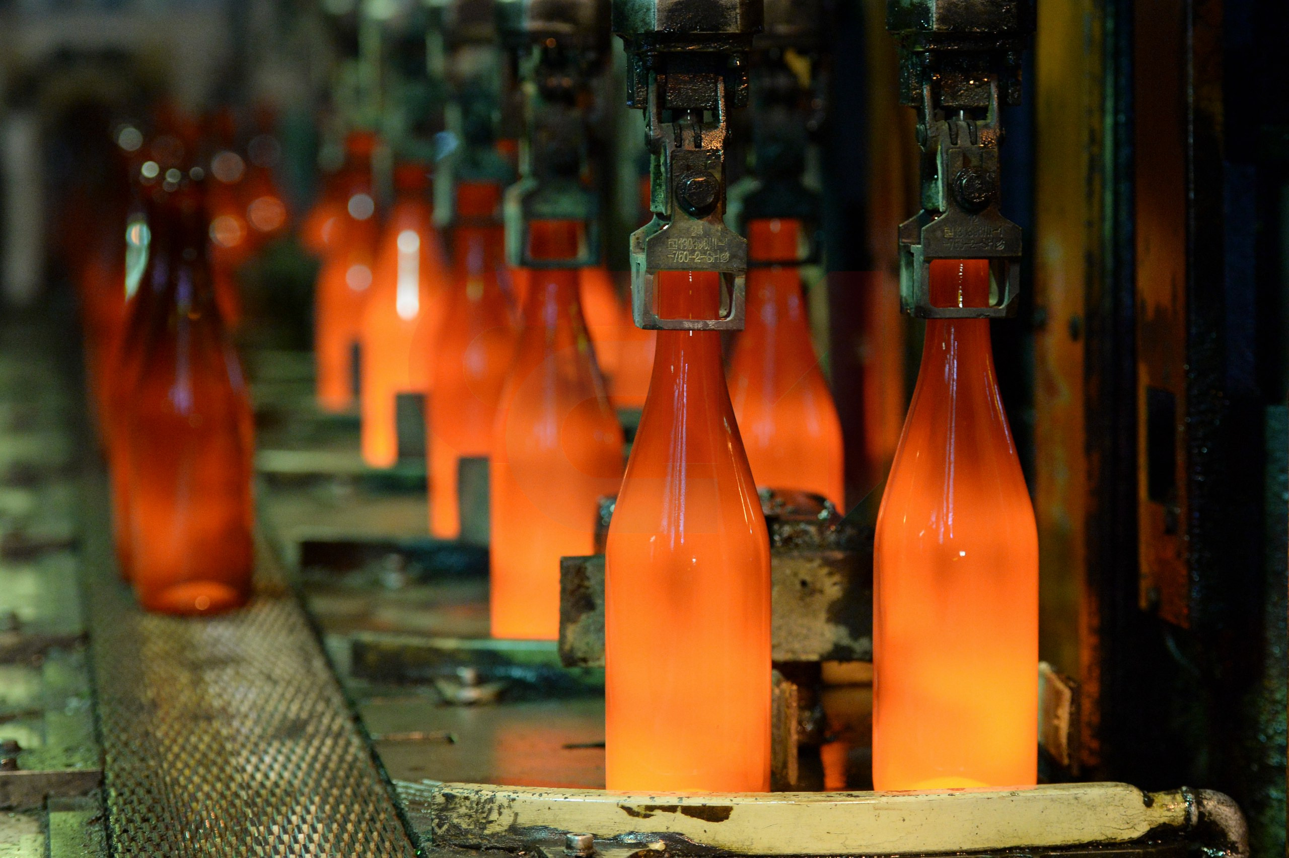 Завод по выпуску стеклотары с долей стеклобоя «под ключ» (интеграция с переработкой стекла).